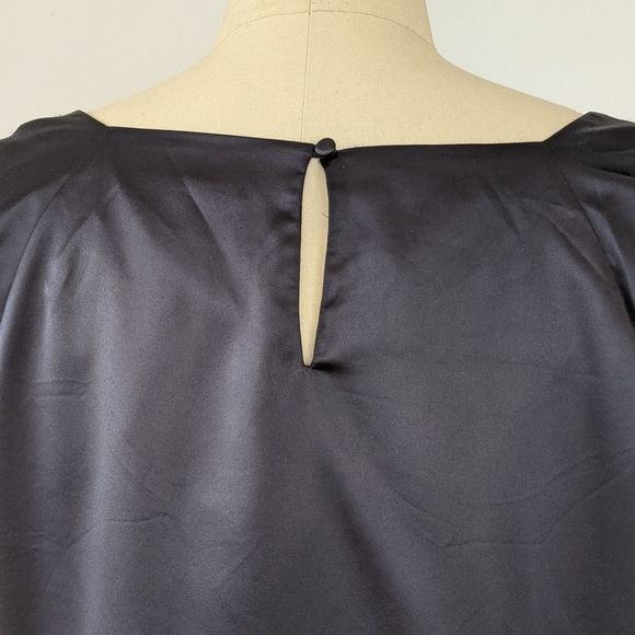 [3/$15] or $5 in bundle -  Silky navy blouse size US 10 - Picture 9 of 10